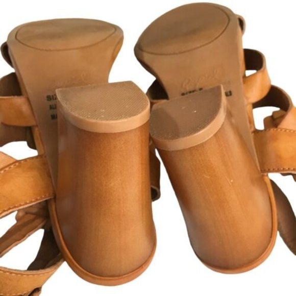 Qupid Faux Leather Multi Strap Block Heel Sandals Camel Size 8 - Picture 6 of 7